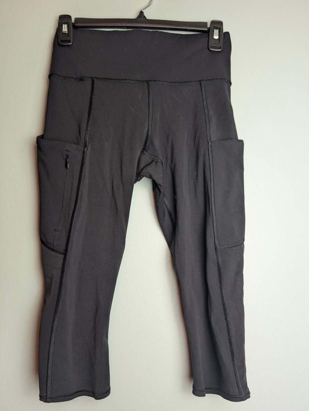 Athleta Ultimate Stash Pocket Crop Leggings Black Size XS - Picture 1 of 3